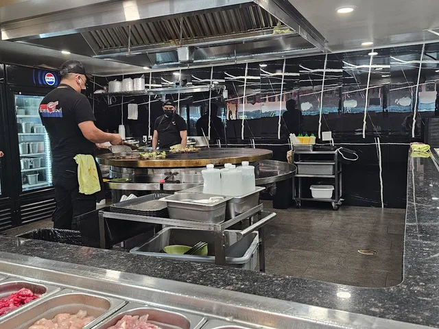 Fresh ingredients and open-kitchen experience at Yummy Bowl Dunmore