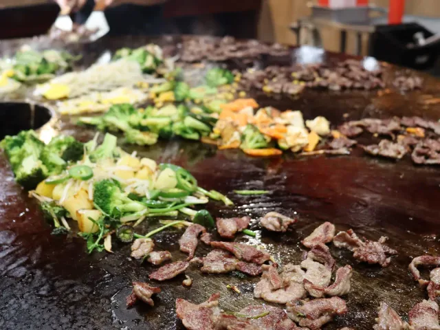 Made-to-order dining experience at Yummy Bowl Knoxville