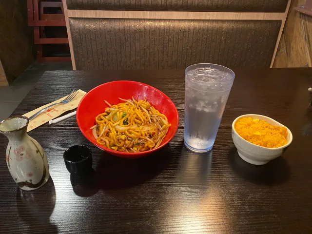Custom bowls cooking fresh on the Mongolian grill at Yummy Bowl Springfield
