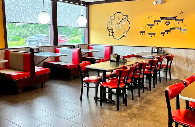 Dining room at Yummy Bowl Dunmore